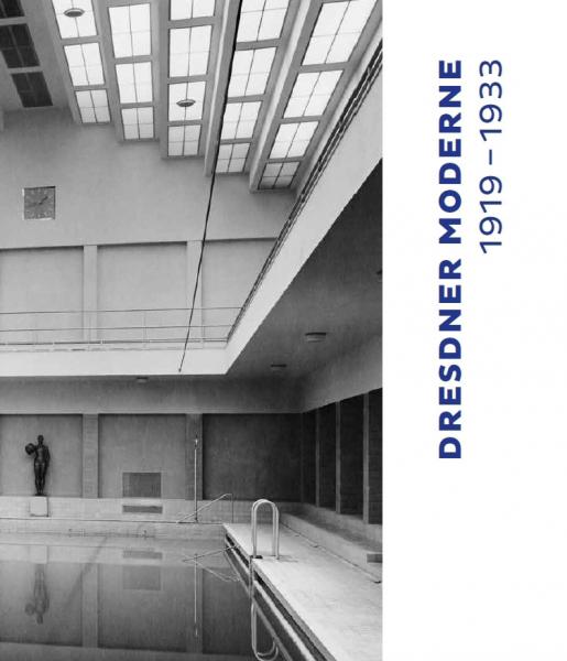 KI generiert: Das Bild zeigt ein Innenansicht eines Schwimmbades mit modernem Design. Rechts des Bildes ist der Text "DRESDNER MODERNE 1919–1933" zu sehen.